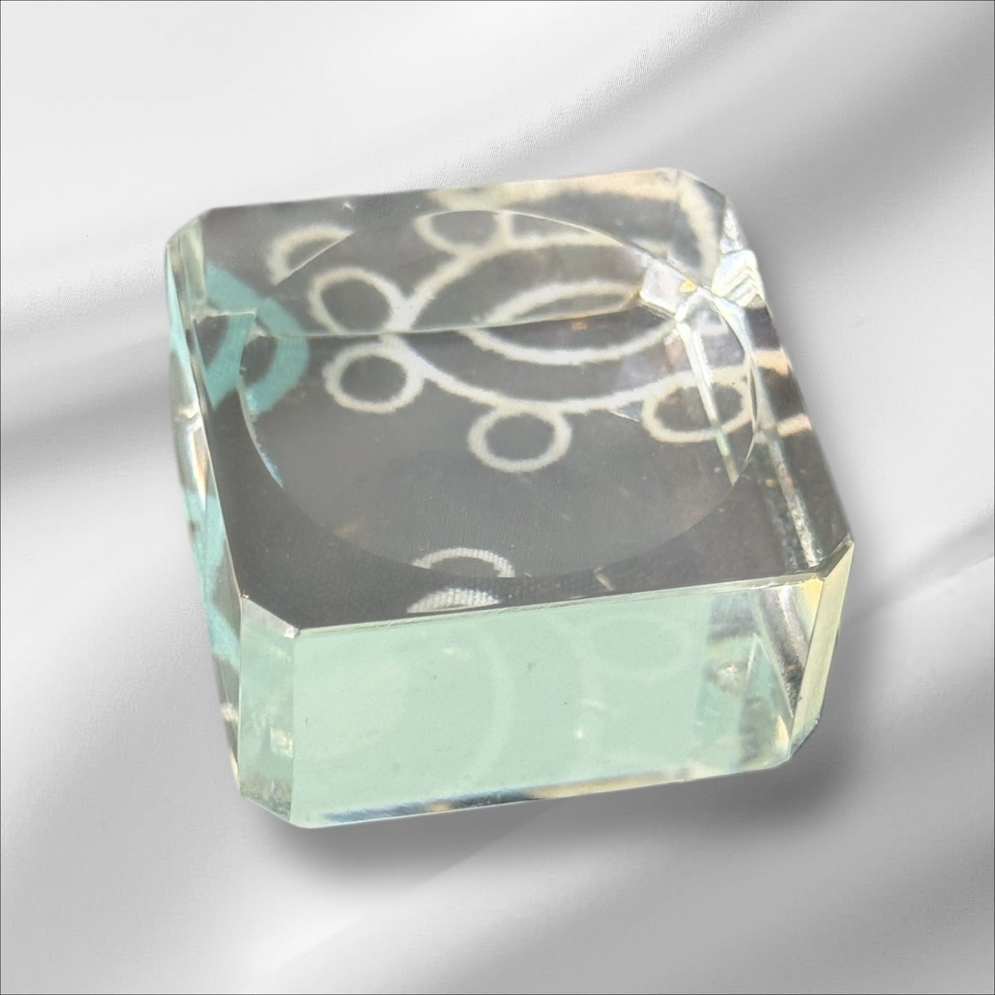 Clear Glass Sphere Stand 1