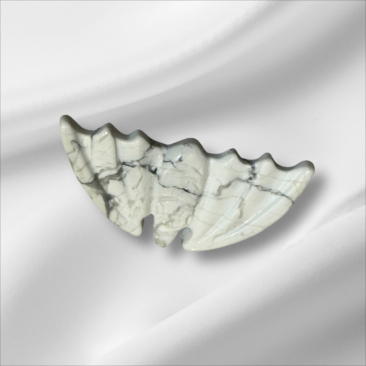 Howlite Bat