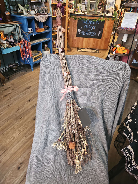 Big Broom B image 0