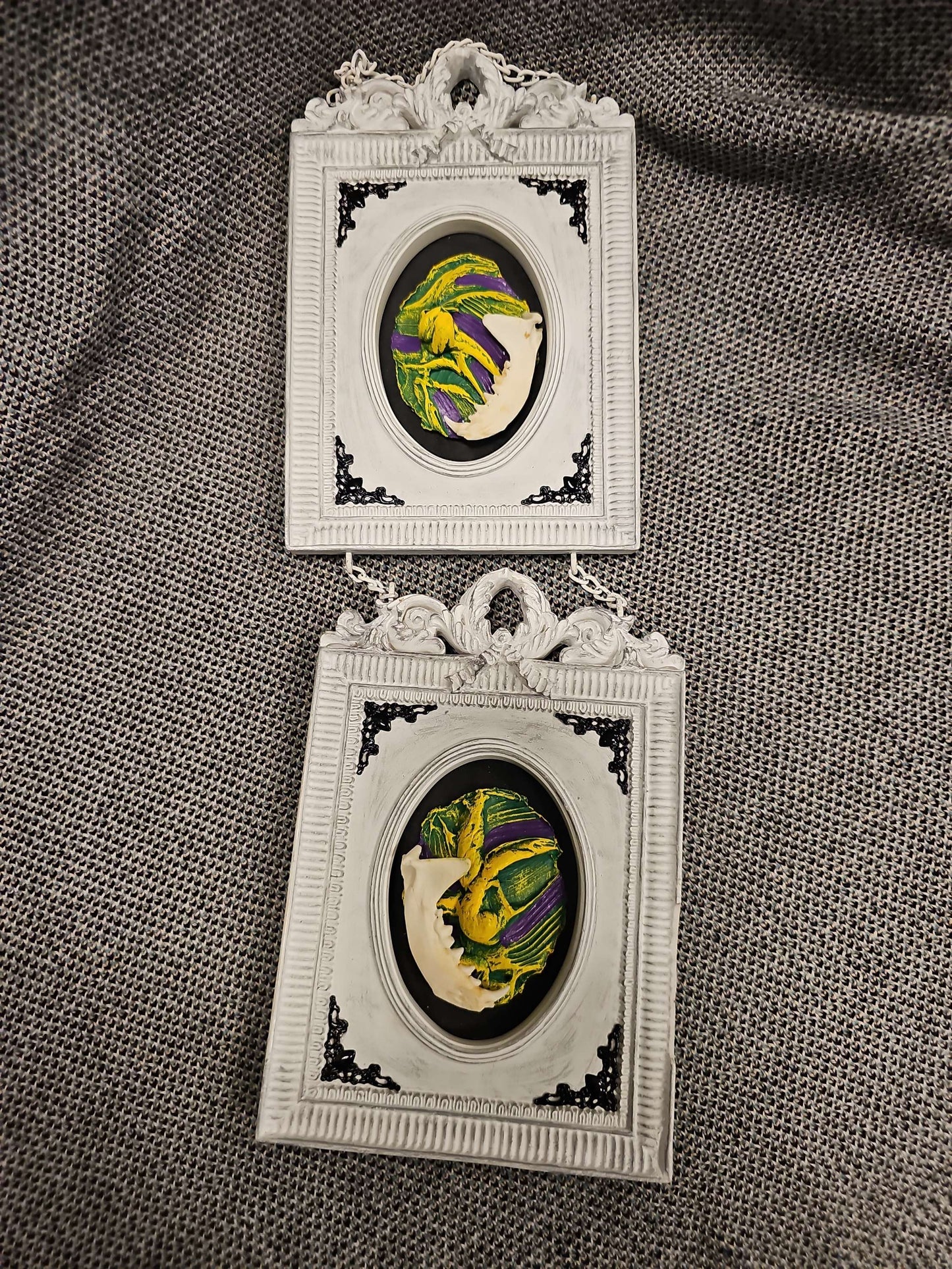 2 Frame White Jaws image 0
