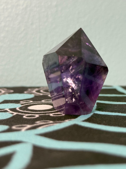 HQ Amethyst Point