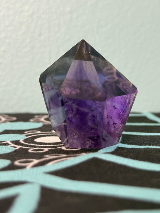 HQ Amethyst Point